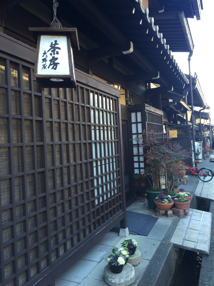 日本的冬天仍然色彩残暴,冬季日本的冰雪阳光