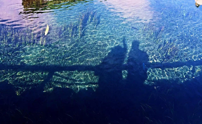 日本的冬天仍然色彩残暴,冬季日本的冰雪阳光