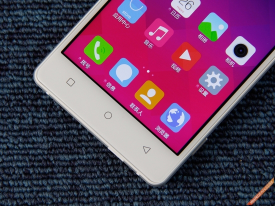 百元也能玩金属机小哇手机青春版评测