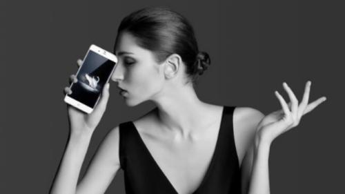 引领新一年行业风潮MWC2016努比亚展台不简单