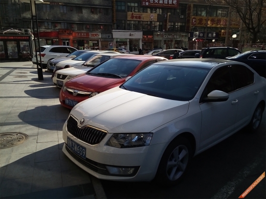 百元也能玩金属机小哇手机青春版评测