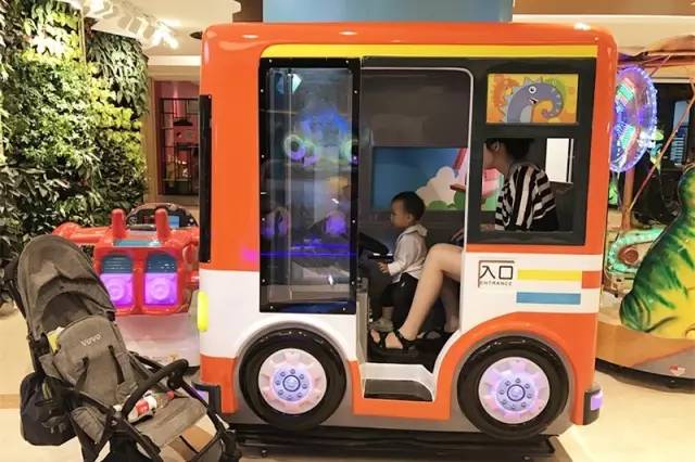 能把一条柴犬请来当服务员，也只有杭州这家新晋网红商场了吧……这波刷卡5折攻略，你一定收好！