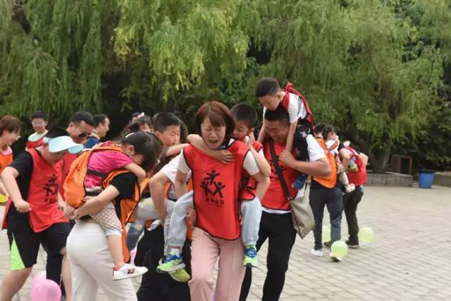 六一到了小孩子们都去哪玩了,六一到小朋友们齐欢笑