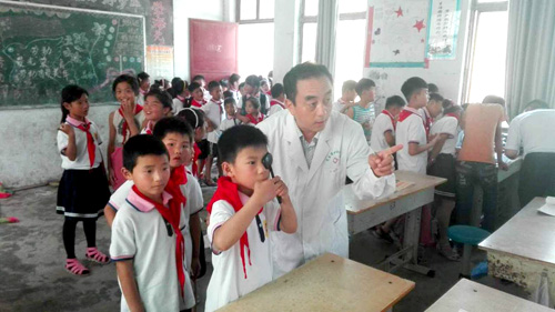 用精湛医术和济世情怀守护人民,用仁心为患儿健康护航