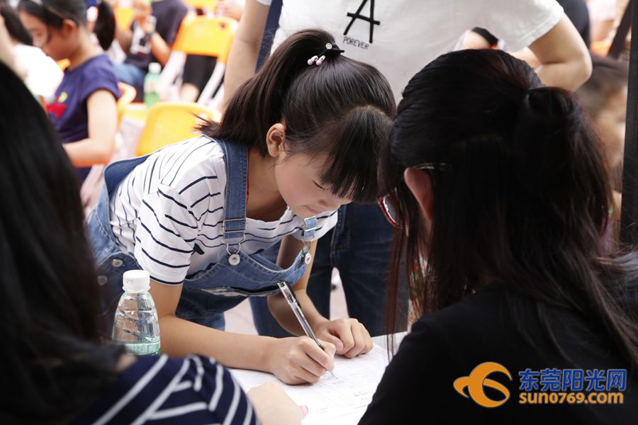 100名少儿组选手争夺十张决赛门票