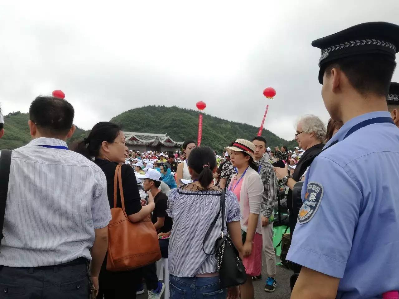 牵手茶人聚匀城，拥抱世界品香茗