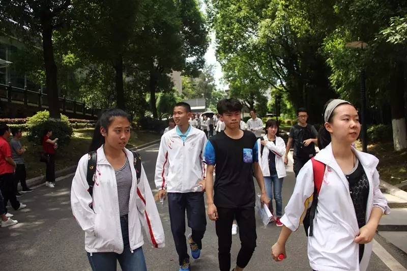 直击高考首日安保,我们为高考保驾护航