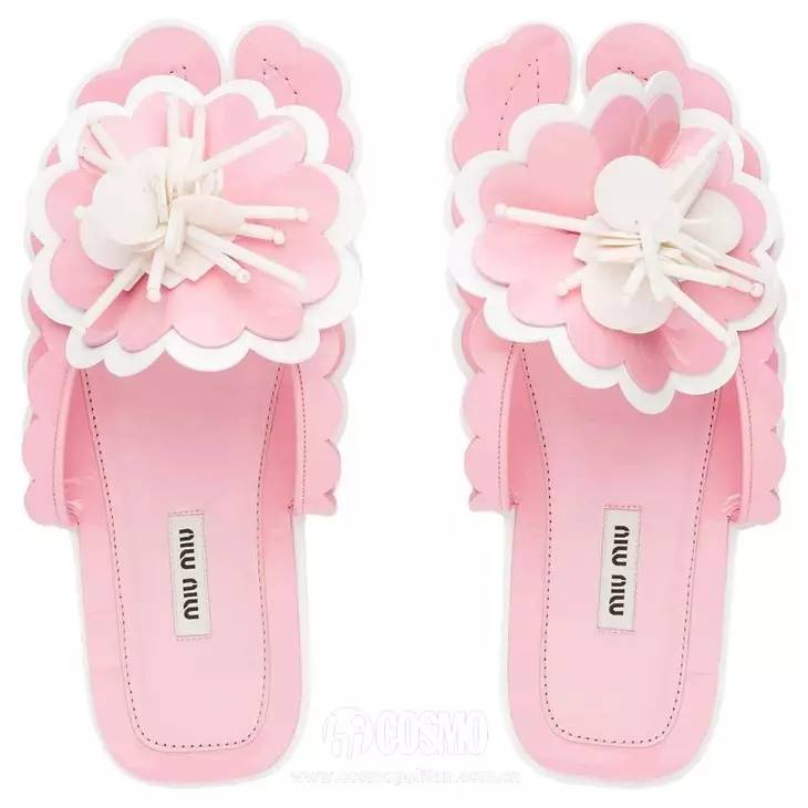 适合日常穿搭的拖鞋,当下流行塑料拖鞋穿搭