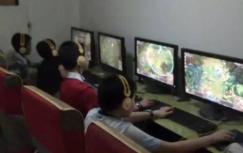 “*狼色**证”“流氓证”“黑社会证”……对不良游戏说不！