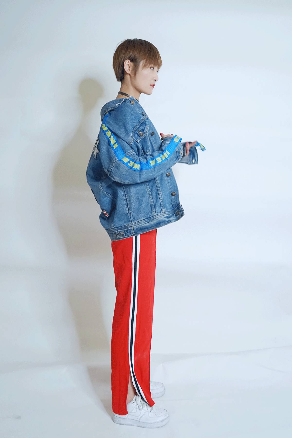 贫穷使人进步,贫穷使人进步后面一句