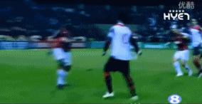 足球小罗十大绝技,小罗足球花式动作过人