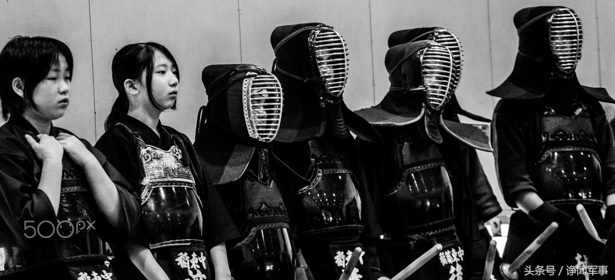 直击日本少女学习剑道：向左是强身健体，向右是军国主义