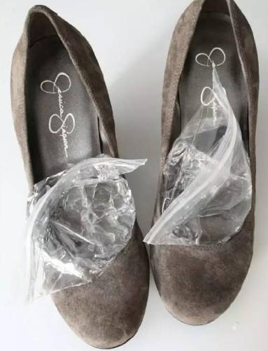 新买的高跟鞋怎样防止磨脚,对象穿高跟鞋磨脚怎么办