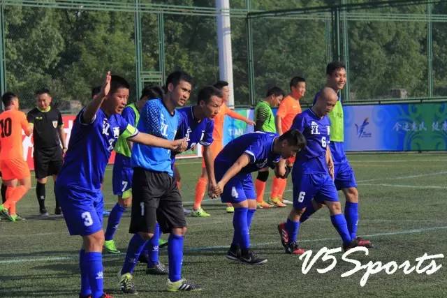草根选手也能踏上全运会赛场,草根足球队夺联赛冠军