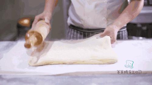 西南第一家吐司专门店，一出炉10分钟抢光！