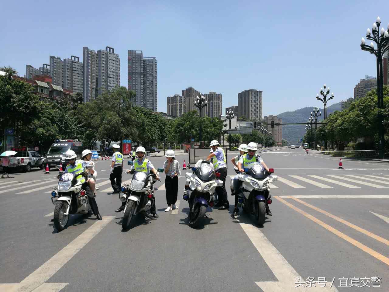 郑州爱心护考交警同行,爱心助考交警同行