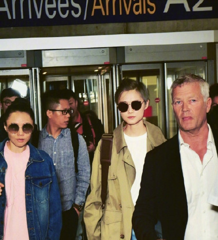 前卫华丽背后是谦虚勤恳这样的春春值得拥有更多