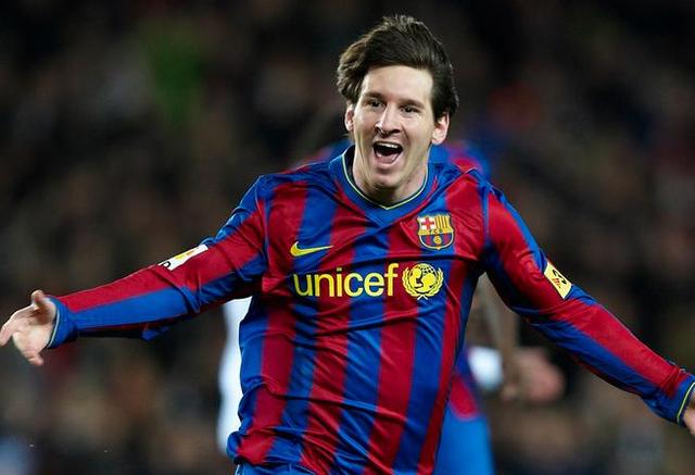 梅西和c罗分别踢什么位置,梅西c罗对决2020直播中文解说