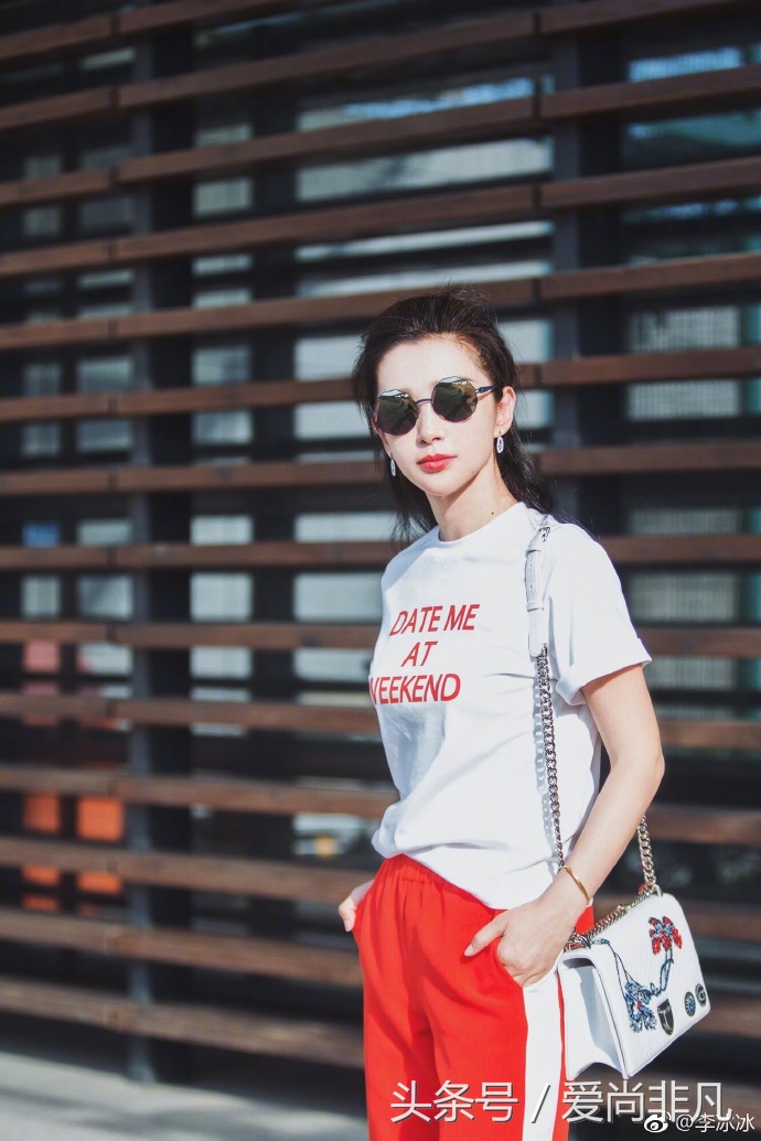 李冰冰大片衣着秀身段,45岁李冰冰一身粉装重回25岁