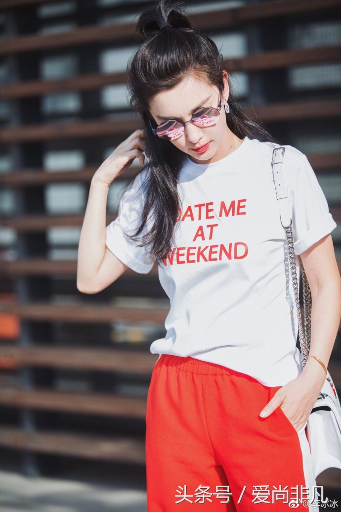 李冰冰大片衣着秀身段,45岁李冰冰一身粉装重回25岁