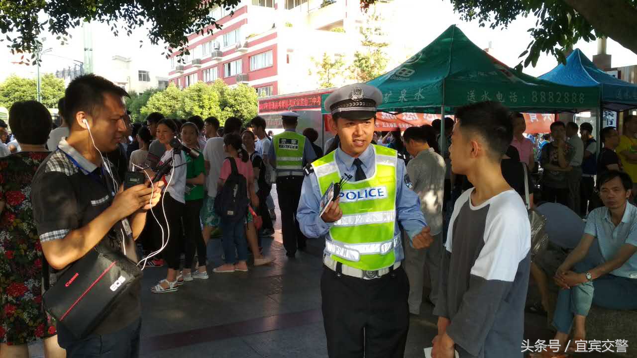 郑州爱心护考交警同行,爱心助考交警同行