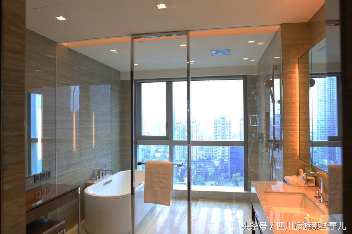 和领事、CEO做邻居，揭秘这家成都最贵的服务式公寓