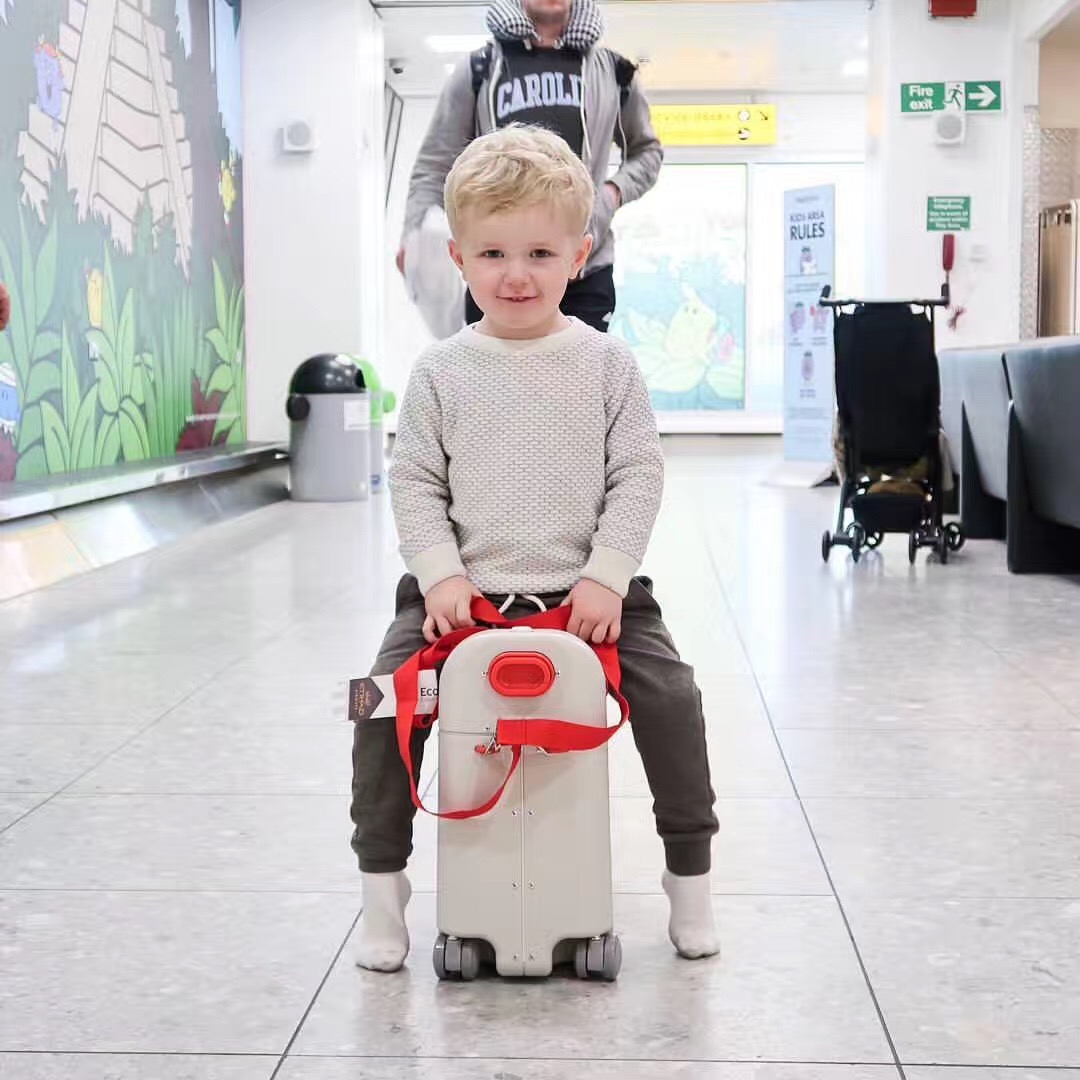 你一定要知道，为什么孩子需要一个自己的行李箱