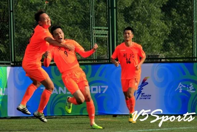 草根选手也能踏上全运会赛场,草根足球队夺联赛冠军