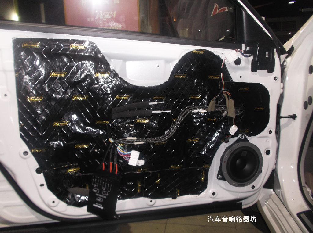 广州天籁丹拿汽车音响改装,日产天籁汽车音响改装推荐