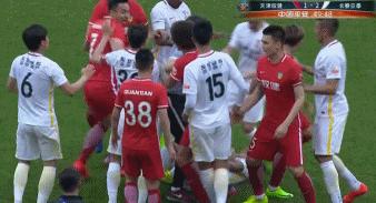 世青赛一球成名，却因脾气遭球迷诟病，今若不改重返国足无望