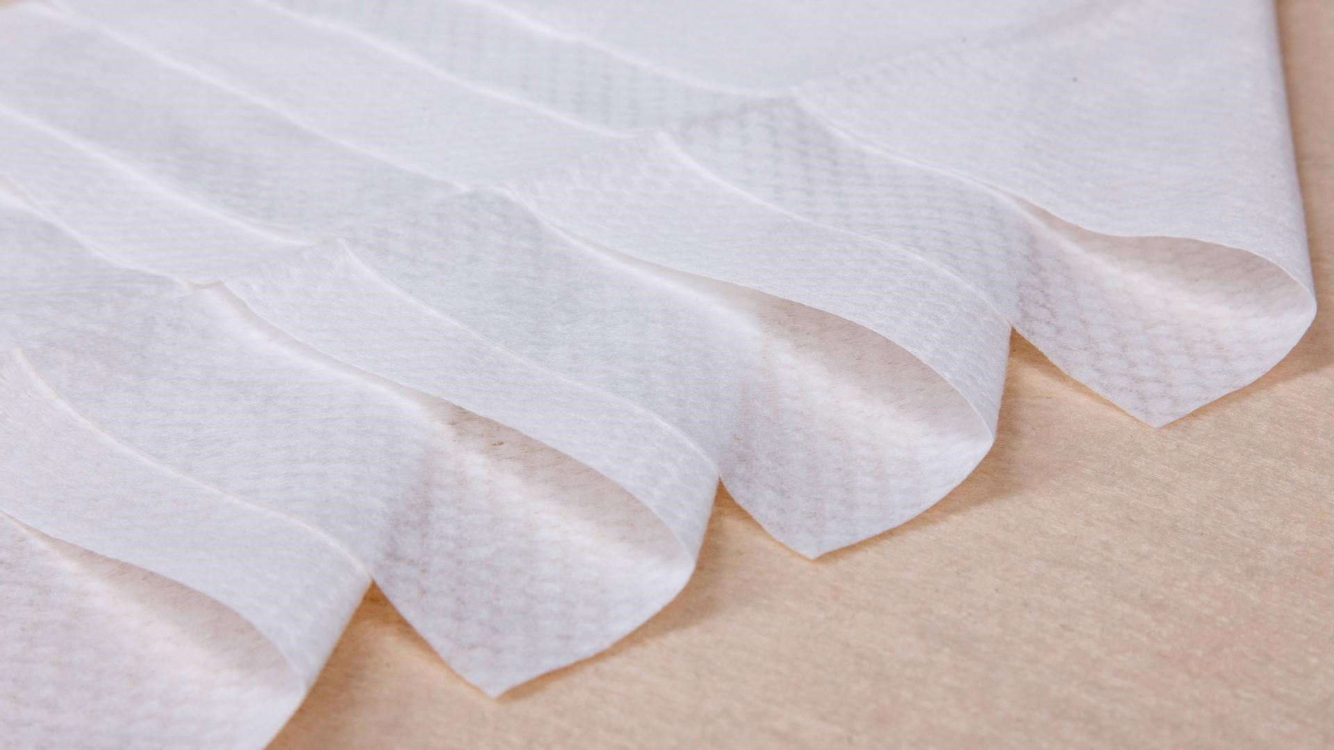 花盆上面铺什么能保持水分,花盆下面怎么垫东西才透气不漏土