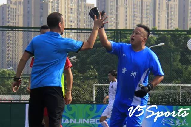 草根选手也能踏上全运会赛场,草根足球队夺联赛冠军