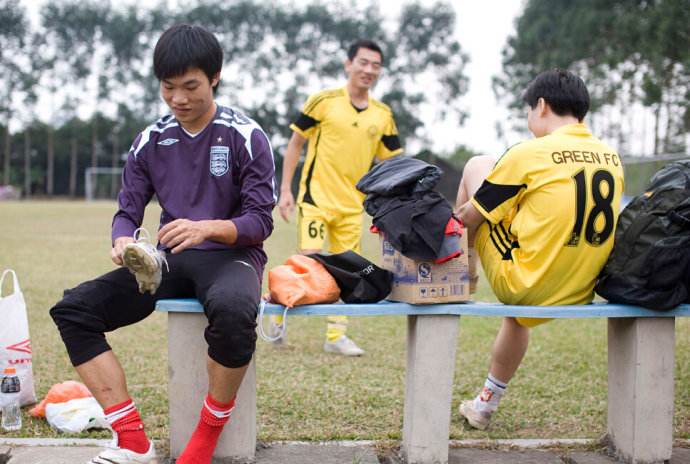 踢野球新手的基本规则,踢野球技巧视频教学