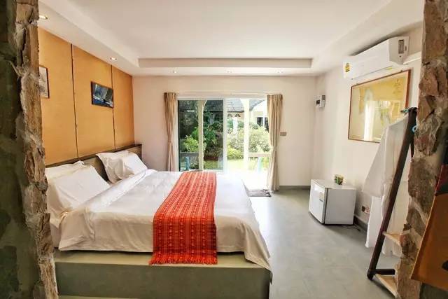 普吉岛“小包总”又火了！撞脸明星的他，用四川美食征服整个海岛