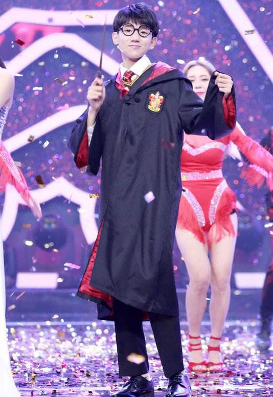 鹿晗被粉丝力推上《我爱二次元》cosplay暴风席卷娱乐圈？