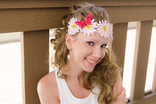 塑料仿真花头饰批发,花环头饰批发工厂哪里有