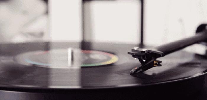 BU专属｜原来颜色还够！“土豪金”共享单车登场