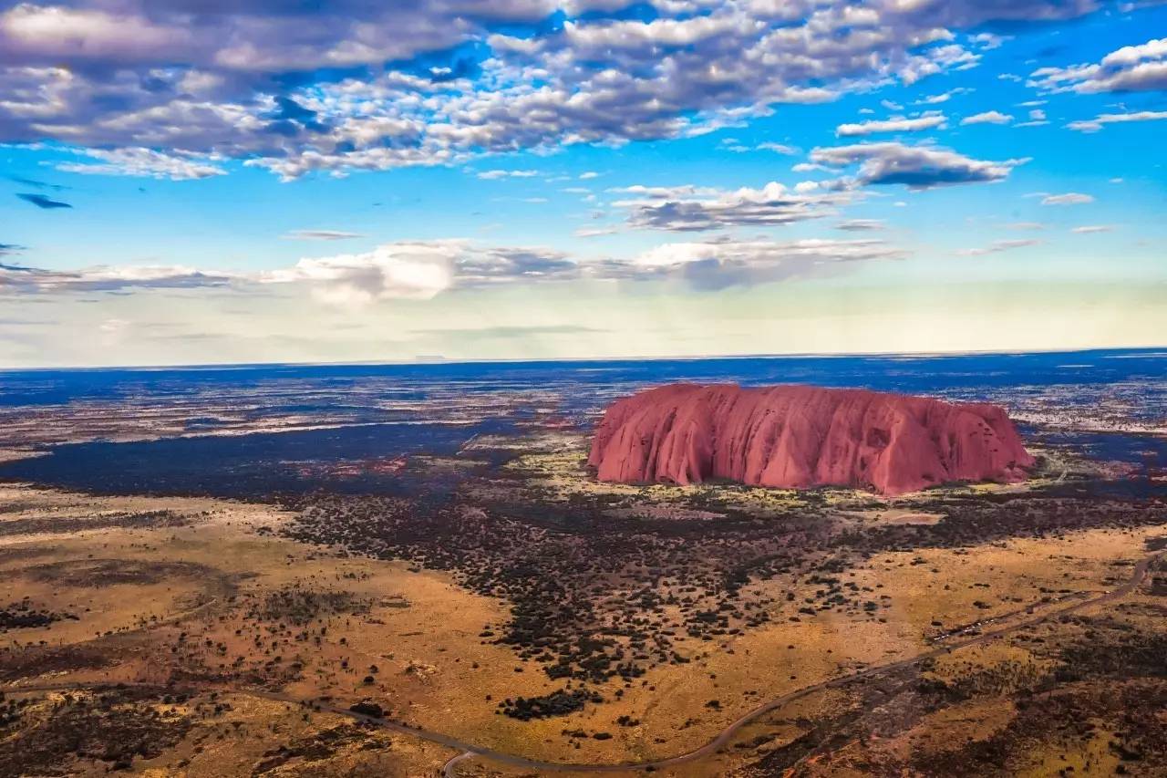 北石：这个由一群流放者建立的国家如今居然这么发达和美丽