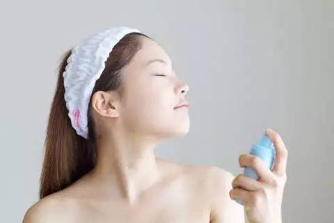 如何判断自己是不是水肿脸,为什么水肿容易胖脸