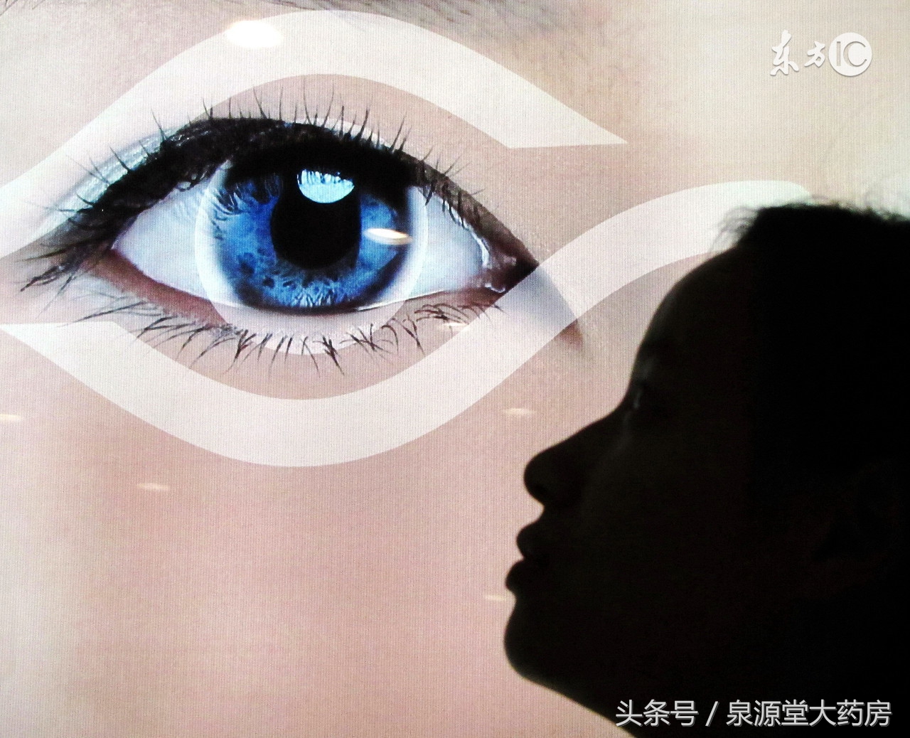 硅胶隐形眼镜容易红血丝,初期戴隐形眼镜会有红血丝