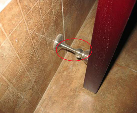 踢脚线出现裂缝,实木踢脚线接缝处裂开怎么办