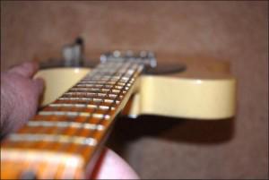 琴颈调节需要松弦吗,如何判断琴颈调节余量