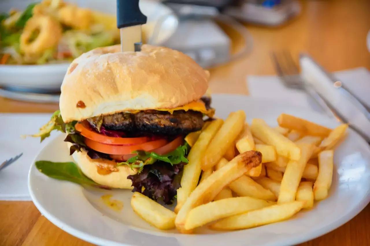 北石：这个由一群流放者建立的国家如今居然这么发达和美丽