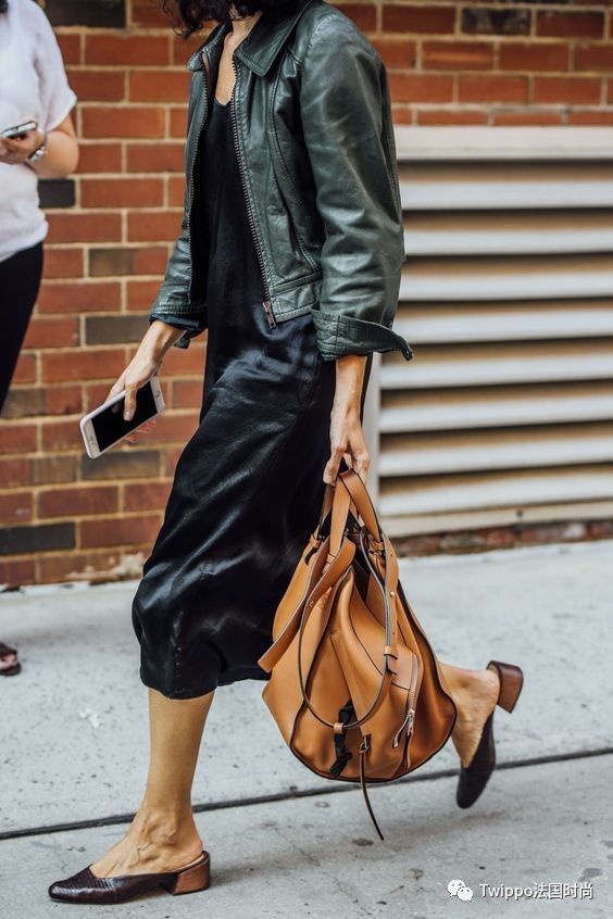 给男人穿蕾丝，被女人各种撩，这个最高颜值设计师有点污