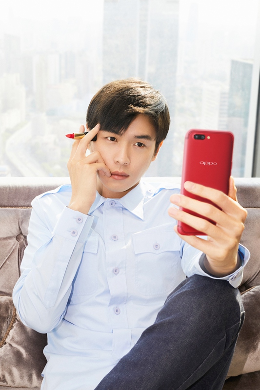 oppo新款惊艳亮相,oppo跨界联名