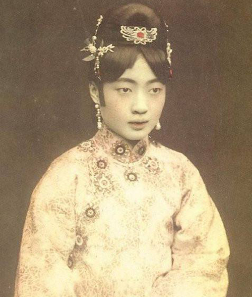 婉容皇后的一生解说,皇后婉容生前录像