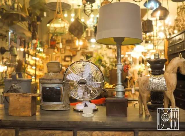 杭州老东站有家深藏不露的灯具店，堪称一本流动的生活美学指南