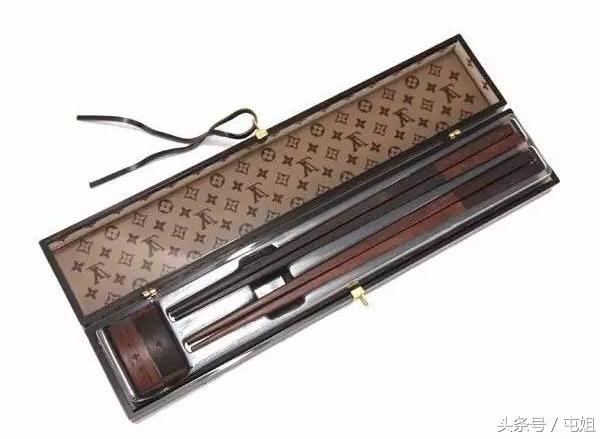 难得一见，LV足球、香奶奶皮划艇、圣罗兰溜冰鞋