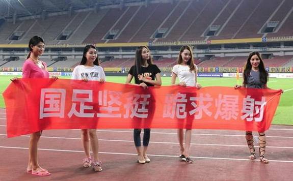 拳民神回复｜大力鼠撕逼白大拿Glory现场大*动暴**