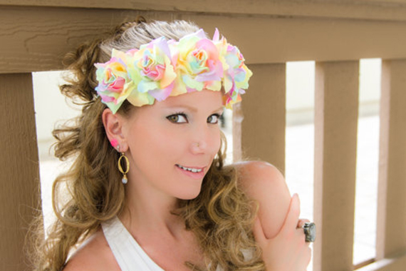 塑料仿真花头饰批发,花环头饰批发工厂哪里有